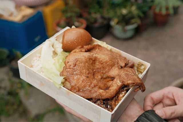How Long Can Cooked Chicken Stay in the Fridge? Storage, Safety & Composting Guide